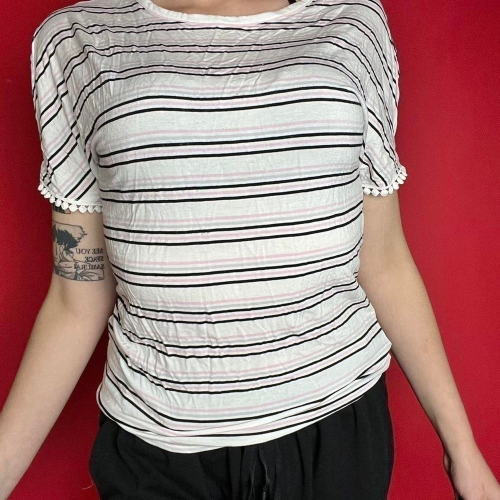 Pink and white striped tee shirt π€πβββββββββββββββββββββββ